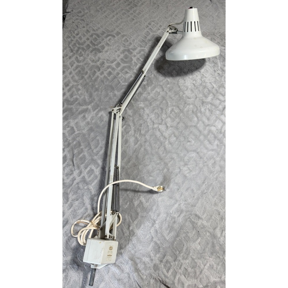 Vtg Luxo Color Correct Articulated Arm Drafting Lamp Table No Clamp
